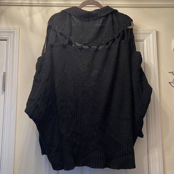 Express Laced Cardigan - Picture 3 of 4